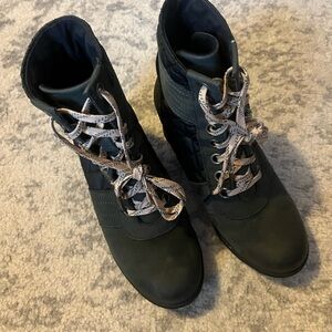 Sorel Black and army green Lace-Up Ankle Boots with Patterned Laces